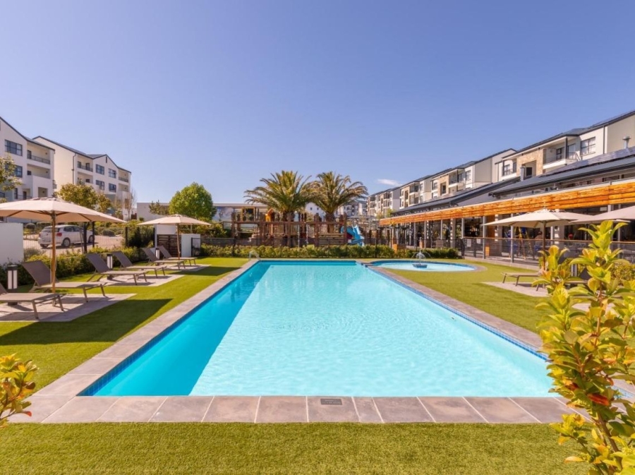 2 Bedroom Property for Sale in De Zicht Estate Western Cape